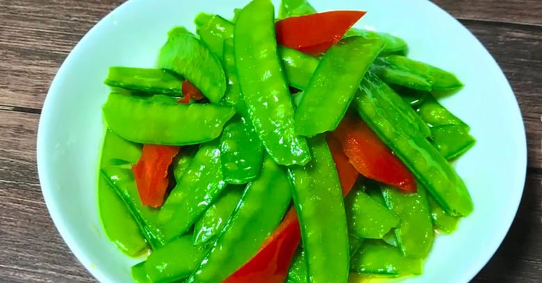 母乳喂养的宝宝需要额外喂水吗?如何判断宝宝是否需要喂水?