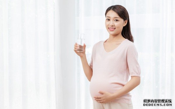 产后月经不干净有原因，多半和产后护理不当有关