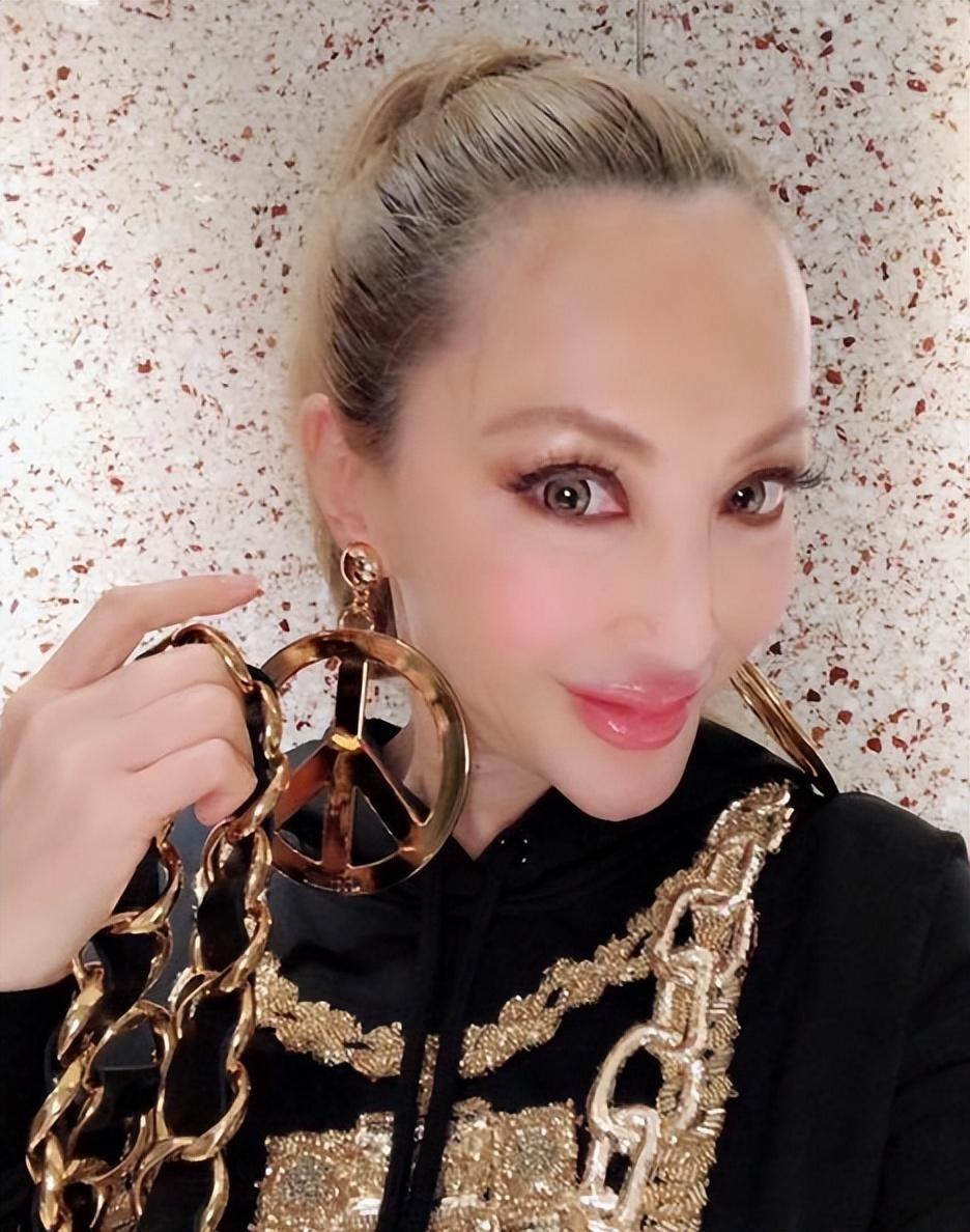 新生儿睡太久会饿吗？宝宝睡眠不足需唤醒喂奶吗？