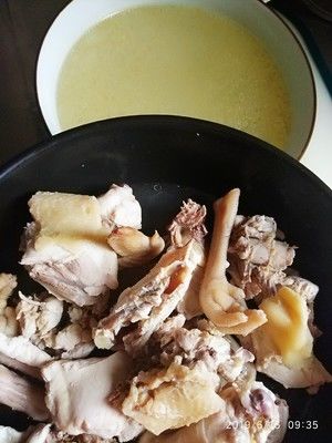 月大的宝宝何会贫血？如何合理地给宝宝补充铁和补血？