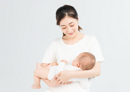 儿童多大可以独立食用成人食物？如何判断孩子是否能独立食用成人食物？